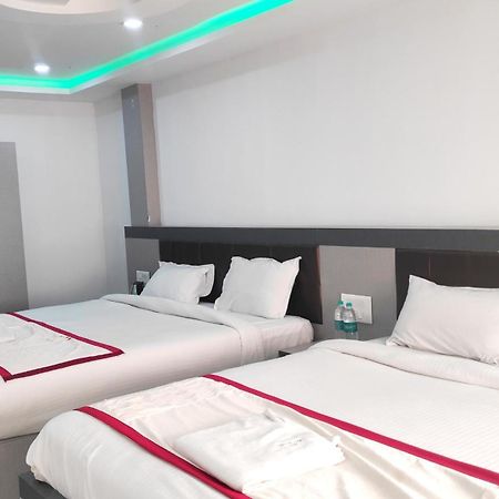 Hotel Shawrya The Grand Мадикери Екстериор снимка
