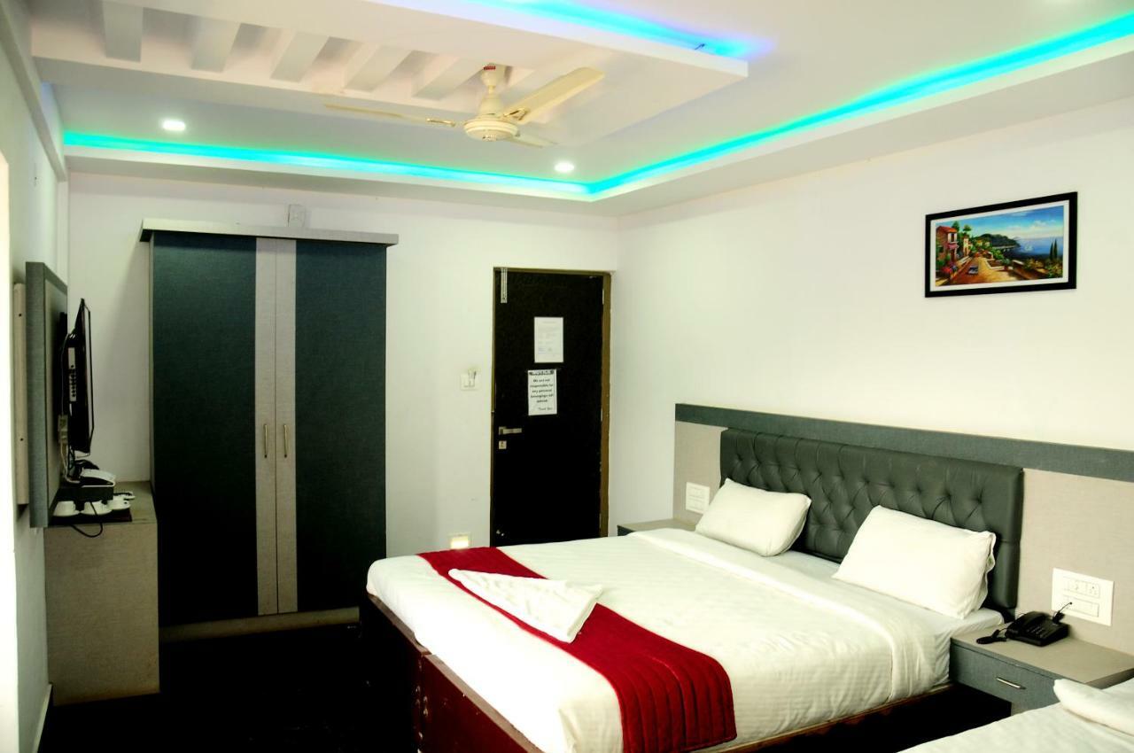 Hotel Shawrya The Grand Мадикери Екстериор снимка