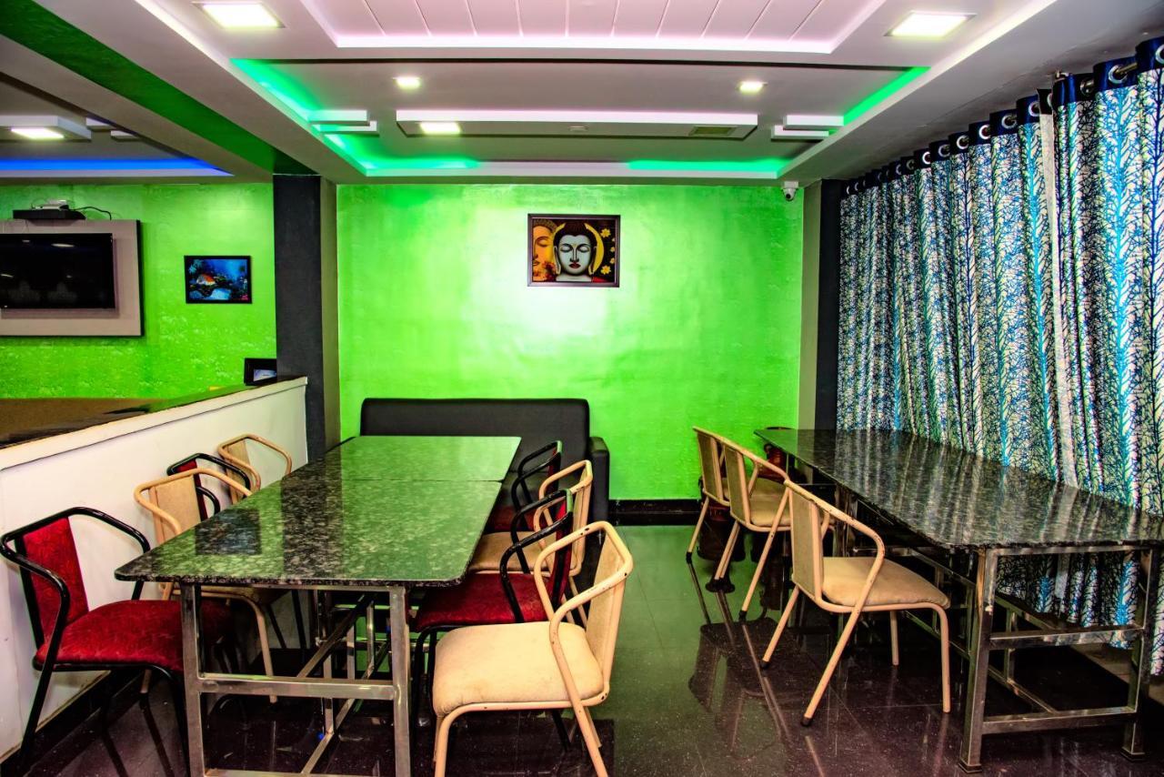 Hotel Shawrya The Grand Мадикери Екстериор снимка
