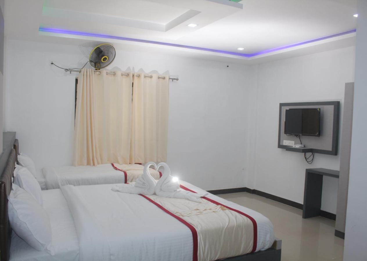 Hotel Shawrya The Grand Мадикери Екстериор снимка
