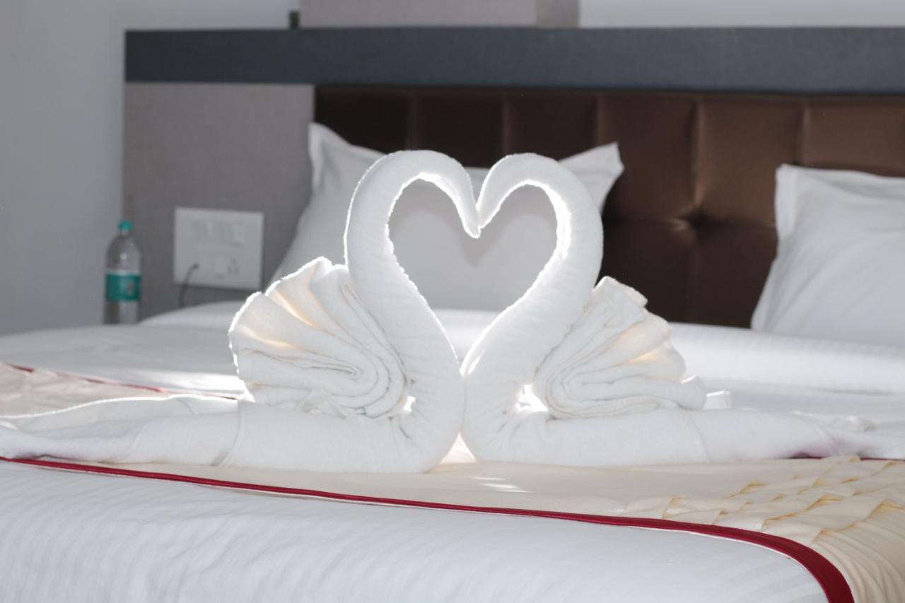 Hotel Shawrya The Grand Мадикери Екстериор снимка