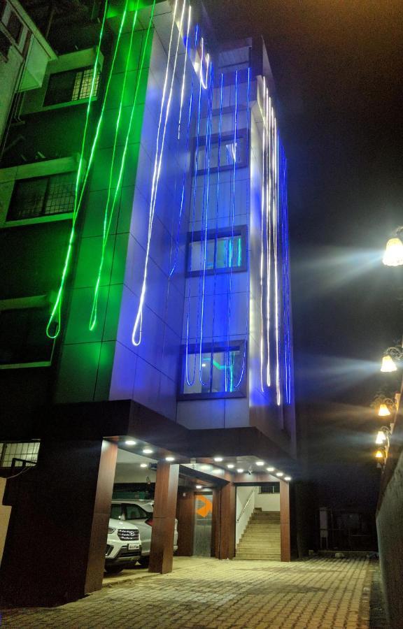 Hotel Shawrya The Grand Мадикери Екстериор снимка