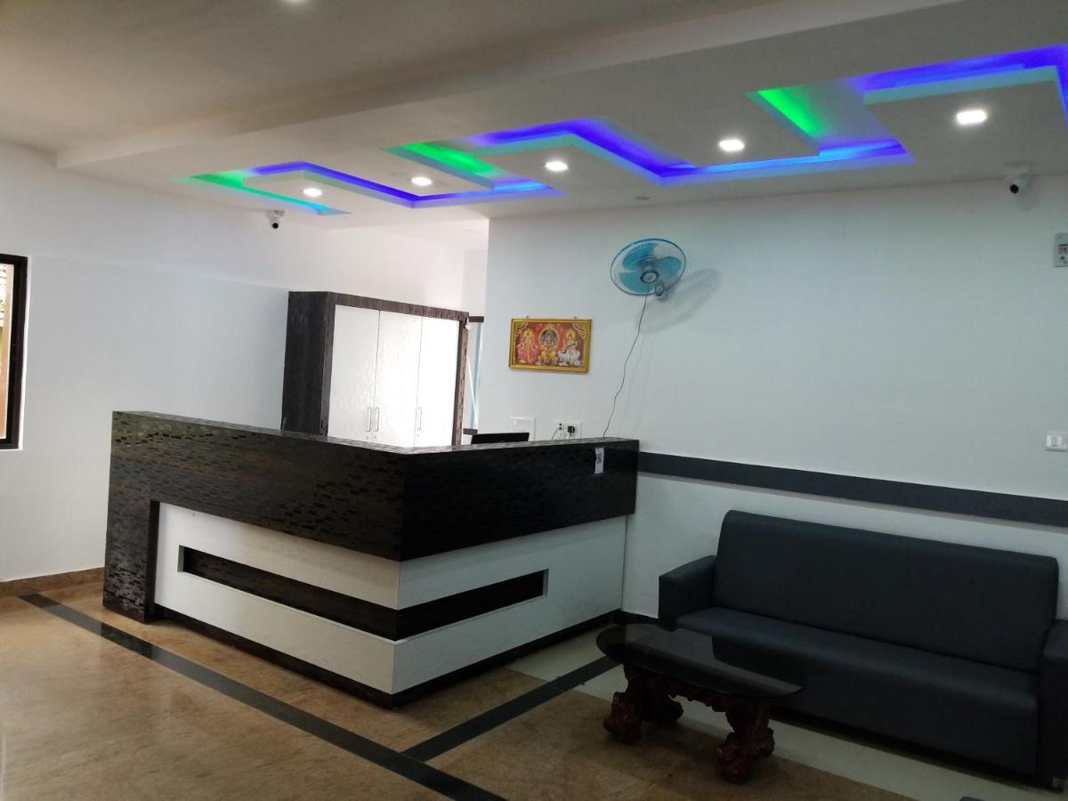 Hotel Shawrya The Grand Мадикери Екстериор снимка