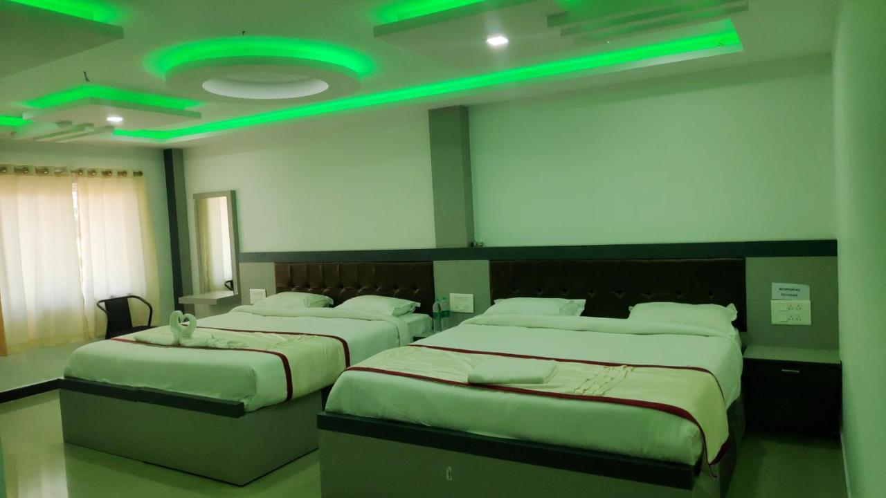 Hotel Shawrya The Grand Мадикери Екстериор снимка
